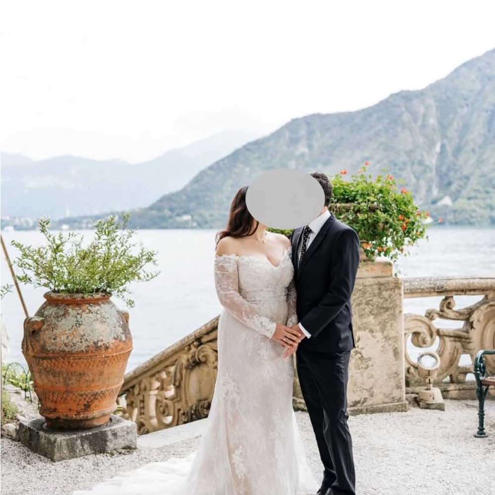 Elegant Lace Wedding Dress